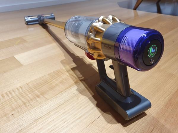 Revisión de Dyson v11: motor y pantalla